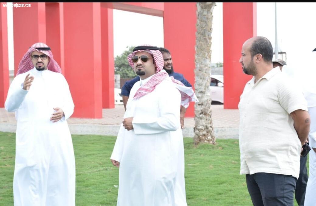 محافظ بيش يتفقد الحدايق والمرافق العامة