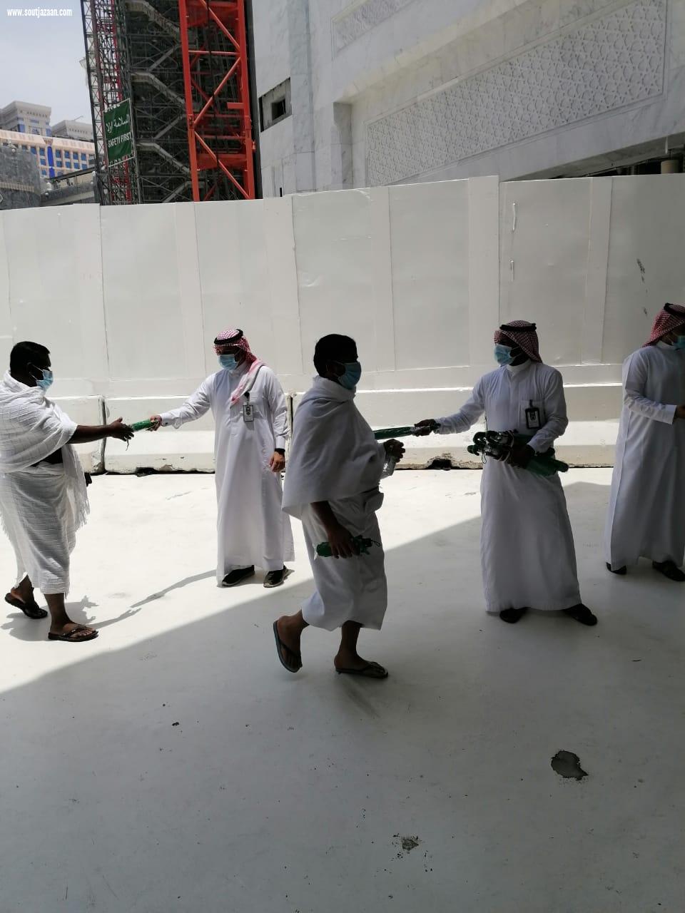 الرئاسة العامة لشؤون المسجد الحرام والمسجد النبوي توزع