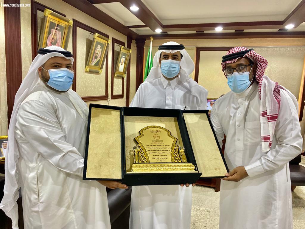 آل حفيظ : يشيد بدور جمعية معين التطوعية بمنطقة جازان  على شرف محافظ بيش جمعية معين التطوعية تكرم فريق الخير التطوعي بمحافظة بيش