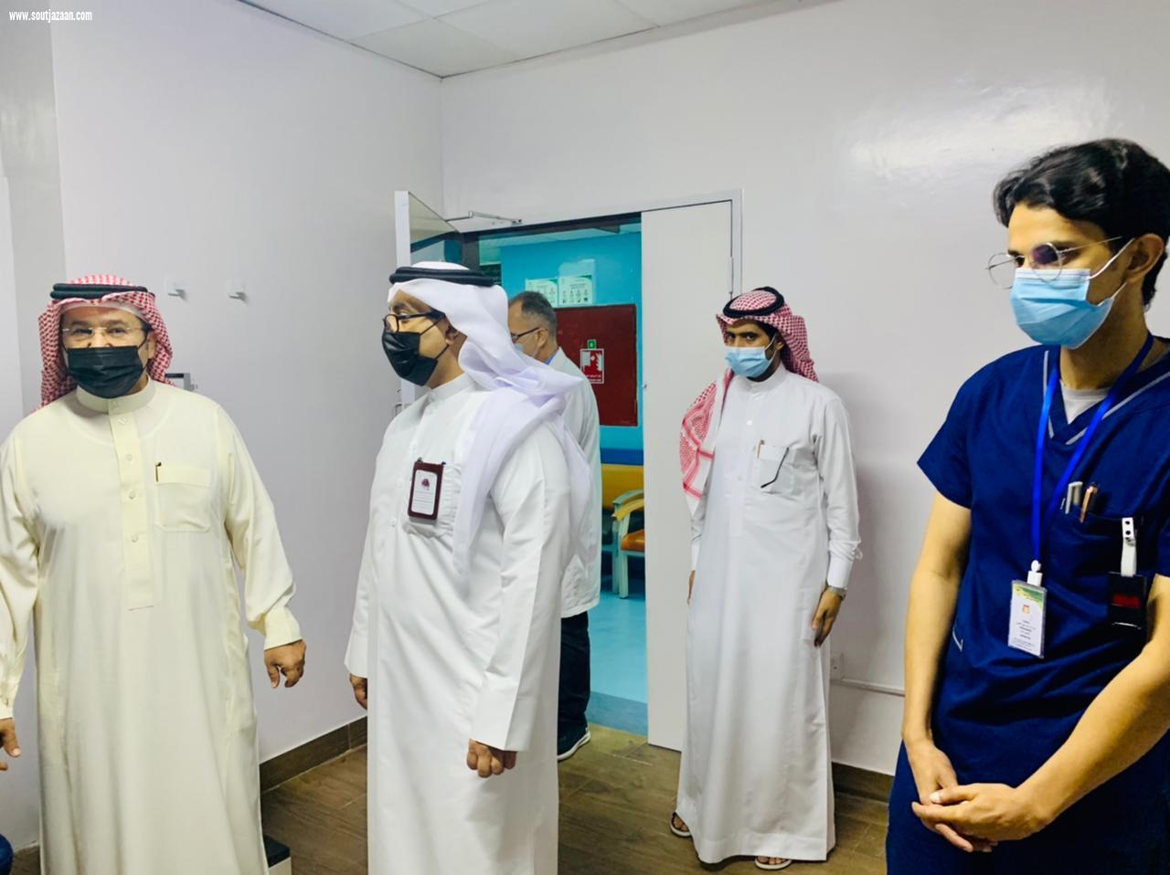 محافظ المجاردة يتفقد سير العمل في مستشفى المجاردة العام ويتلمس احتياجات المرضى والمراجعين