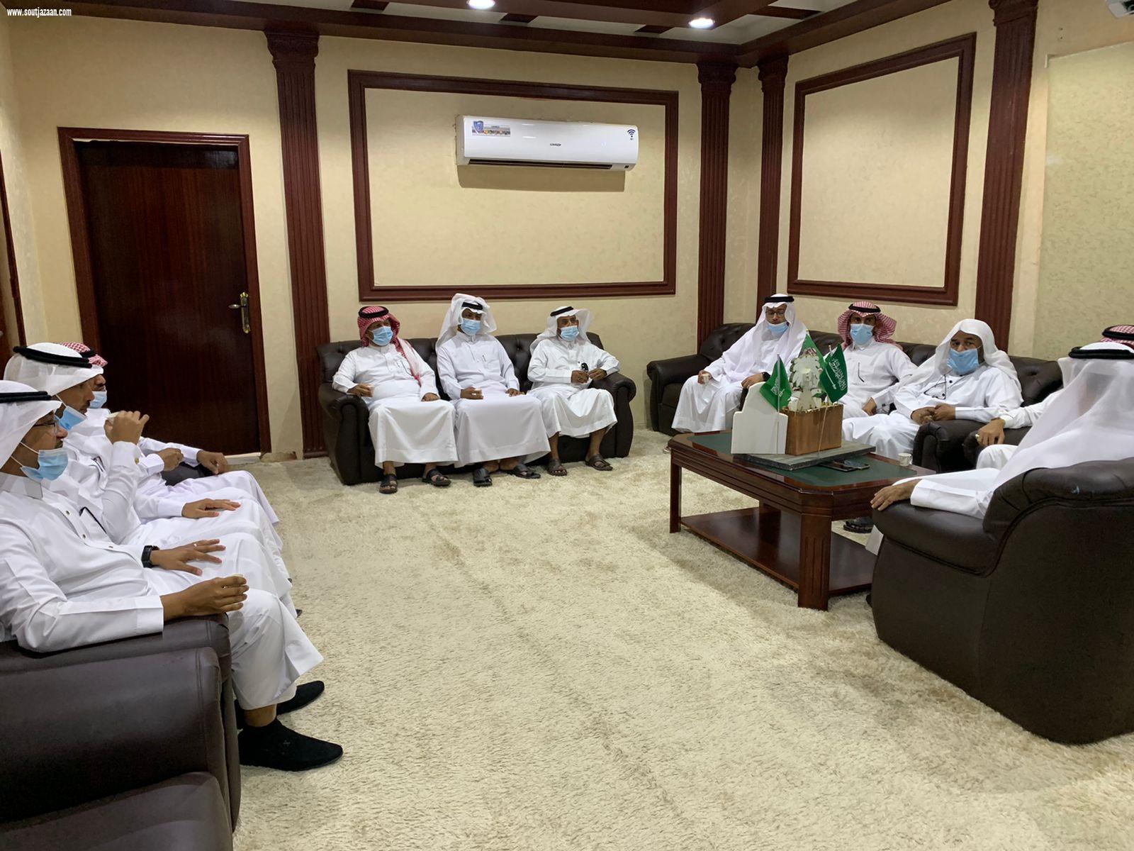 محافظ بيش يستقبل أعضاء المجلس البلدي بالمحافظة