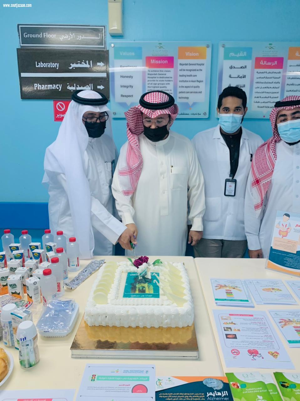 محافظ المجاردة يتفقد سير العمل في مستشفى المجاردة العام ويتلمس احتياجات المرضى والمراجعين