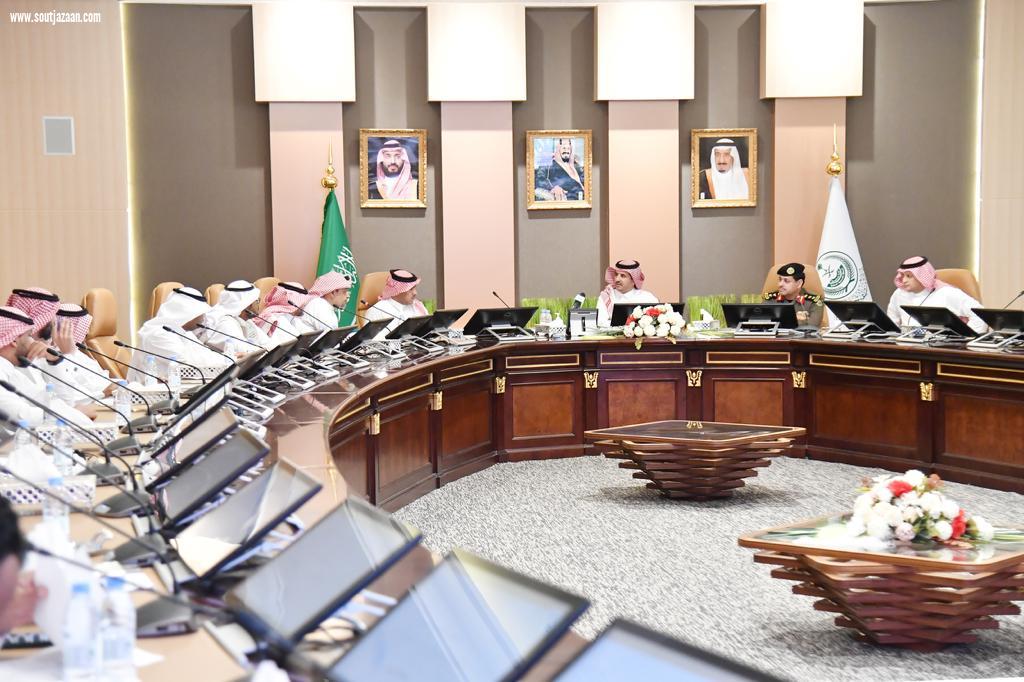 وكيل إمارة جازان المساعد للتنمية يرأس اجتماع اللجنة التنفيذية للسلامة المرورية بالمنطقة