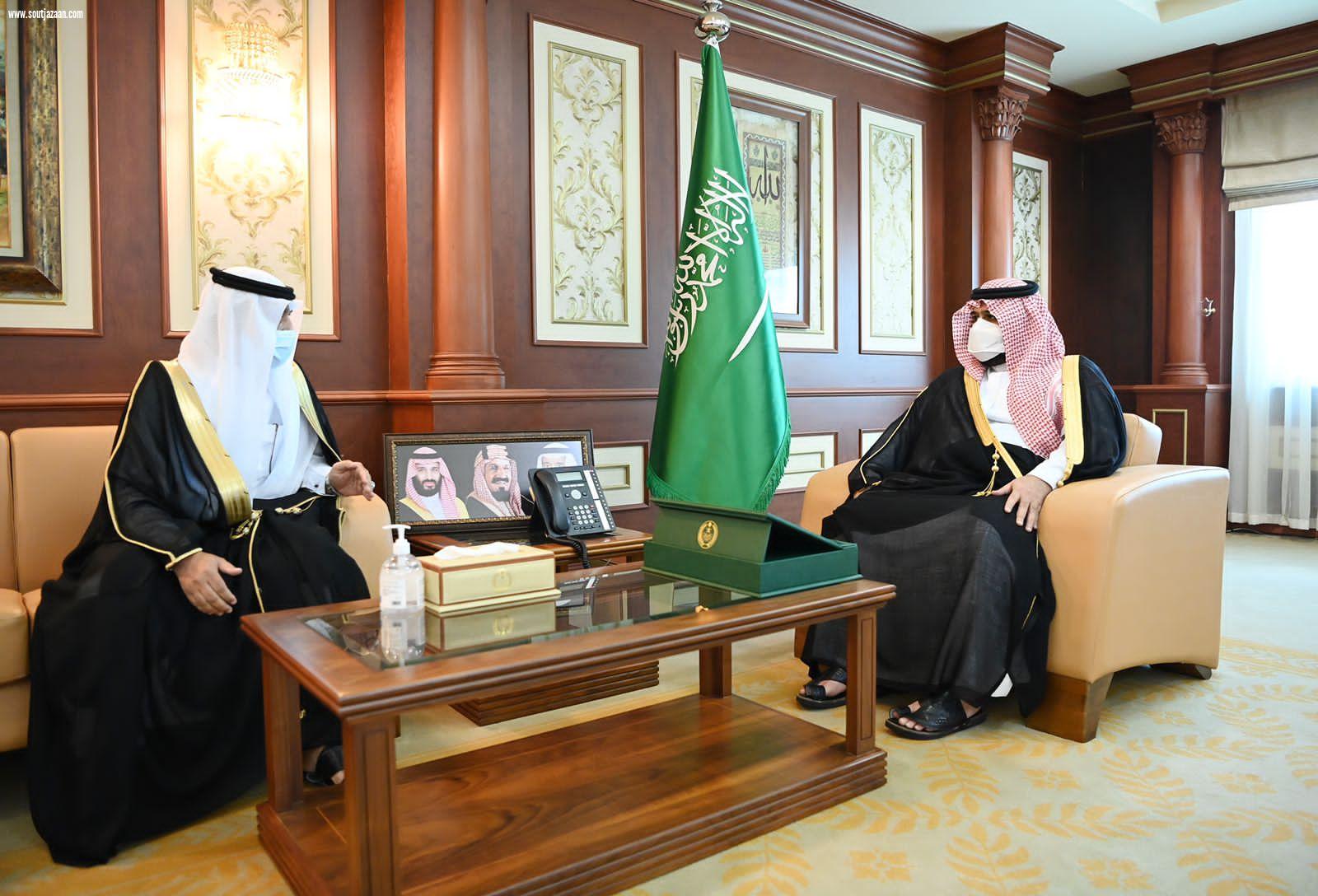 سمو أمير جازان بالنيابة يدشن حملة التوعية بسرطان الثدي بالمنطقة .. 