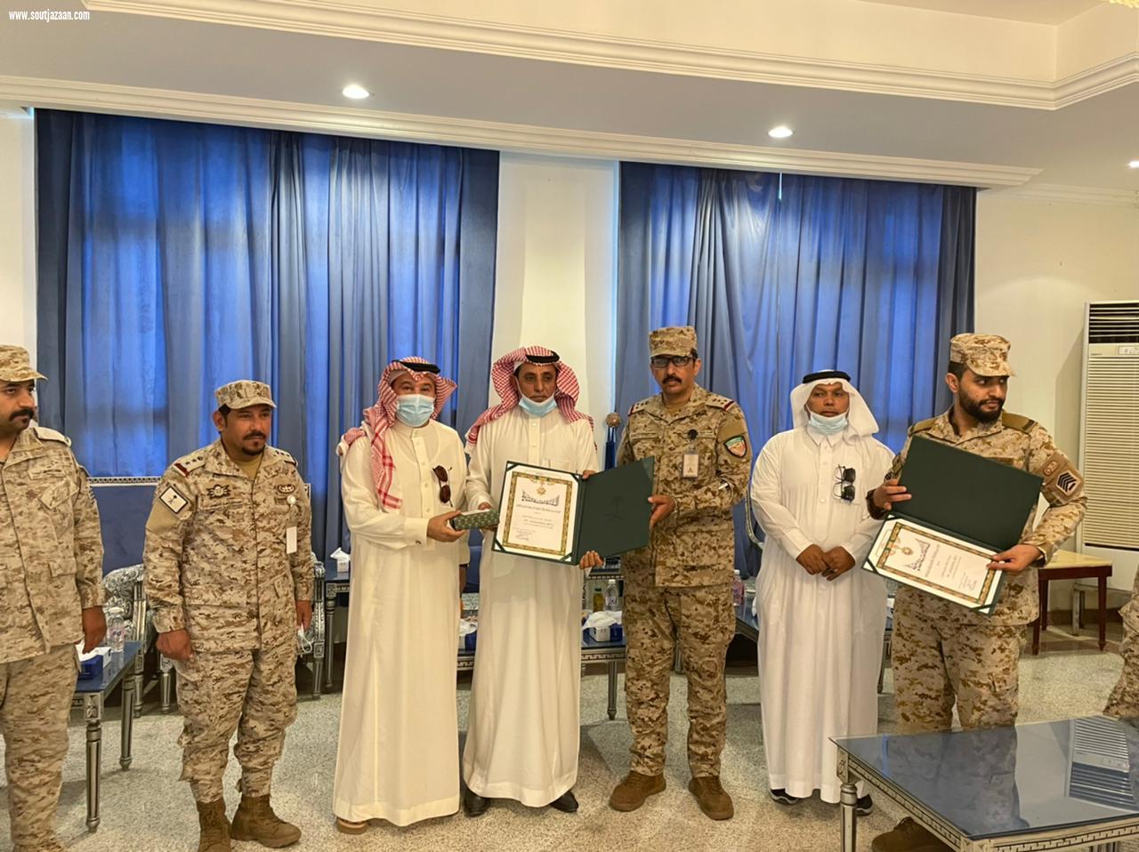 منح وسام الملك عبدالعزيز من الدرجة الثالثة لعدد من الشهداء بمحافظة المجاردة 