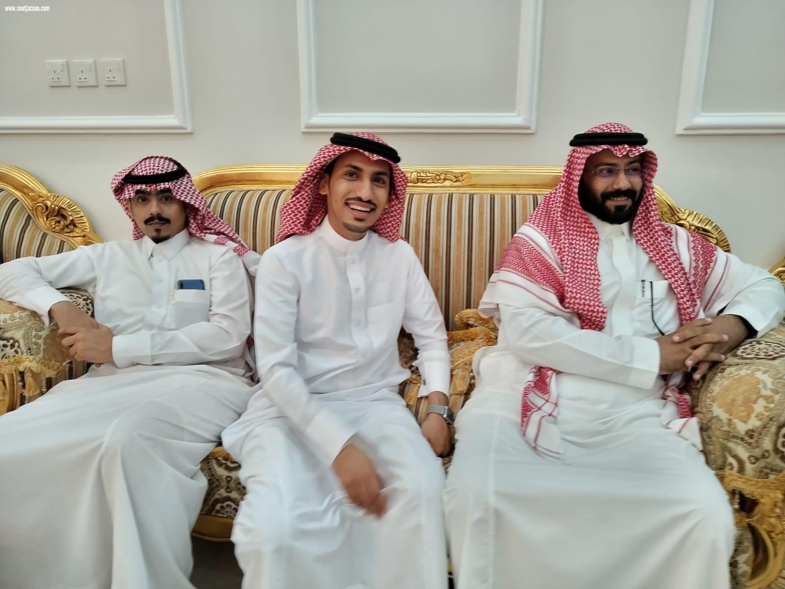 الوكيل المساعد لإمارة منطقة جازان سابقاً يحتفل بترقية نجله الاستاذ جعفر بن عبدالرحمن ناشب وعدد من المترقين