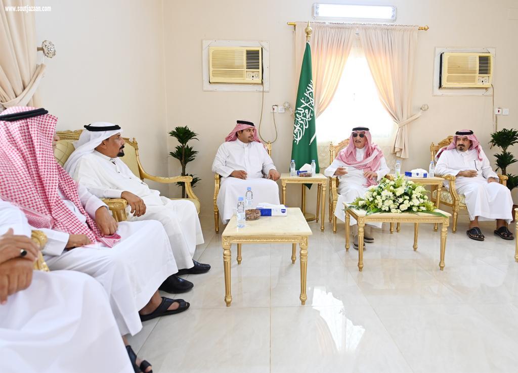 سمو أمير منطقة جازان يزور عدداً من مشايخ محافظتي بيش والريث 