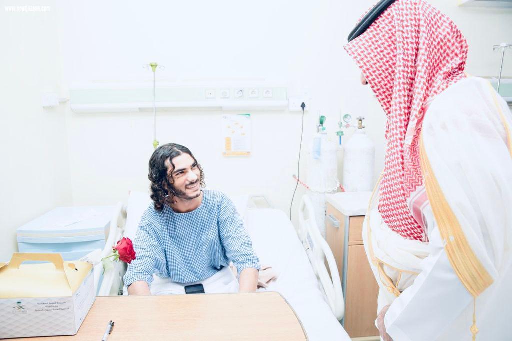 محافظ الطوال يزور المرضى ويستقبل المهنئين بعيد الفطر المبارك