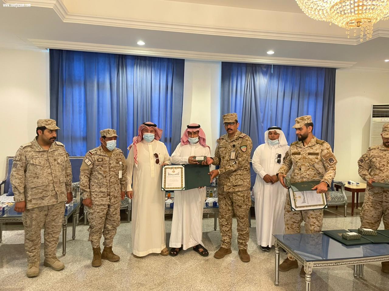 منح وسام الملك عبدالعزيز من الدرجة الثالثة لعدد من الشهداء بمحافظة المجاردة 