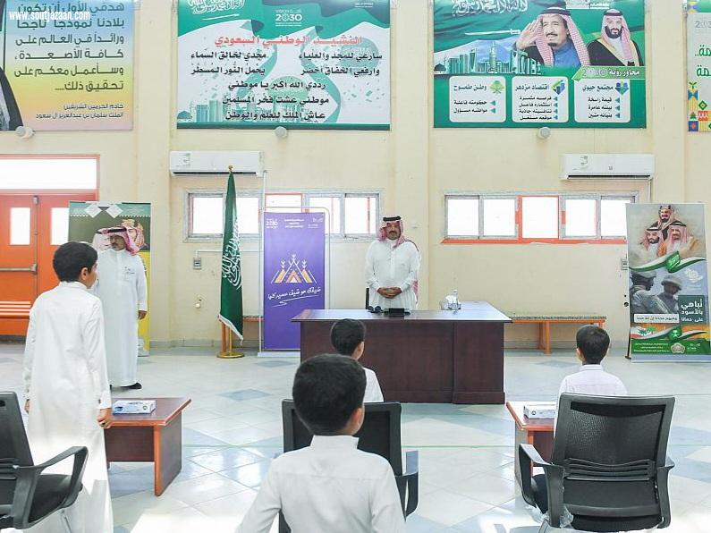 سمو أمير منطقة عسير يقف ميدانياً على عدد من مدارس التعليم في المنطقة