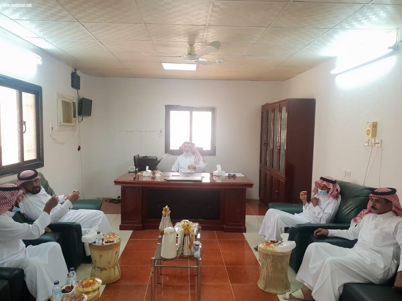 محافظ المجاردة في جولة ميدانية يزور مركز أحد ثربان ومستشفى المجاردة العام