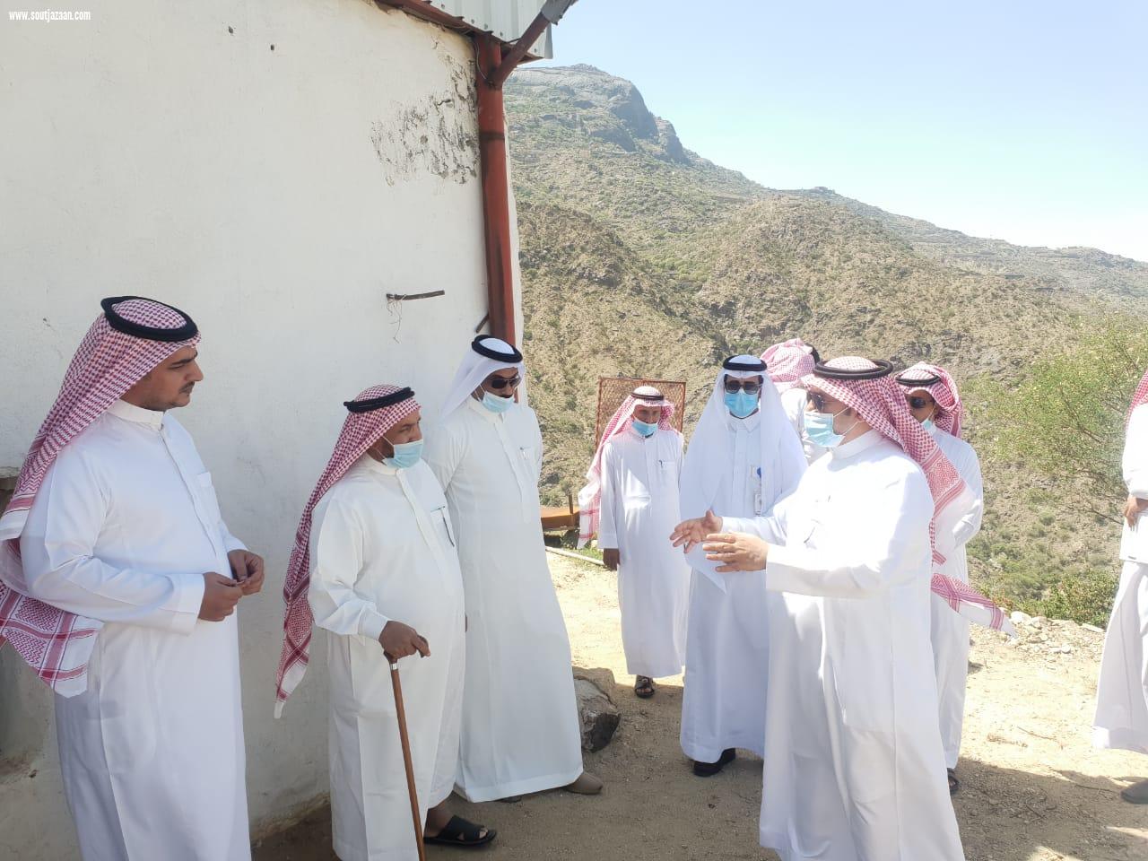 محافظ المجاردة ومدراء الإدارات يقومون بزيارة عدد من المواقع للوقوف على بعض المطالبات والالتقاء ببعض المواطنين ومتابعة معالجة التشوهات البصريه