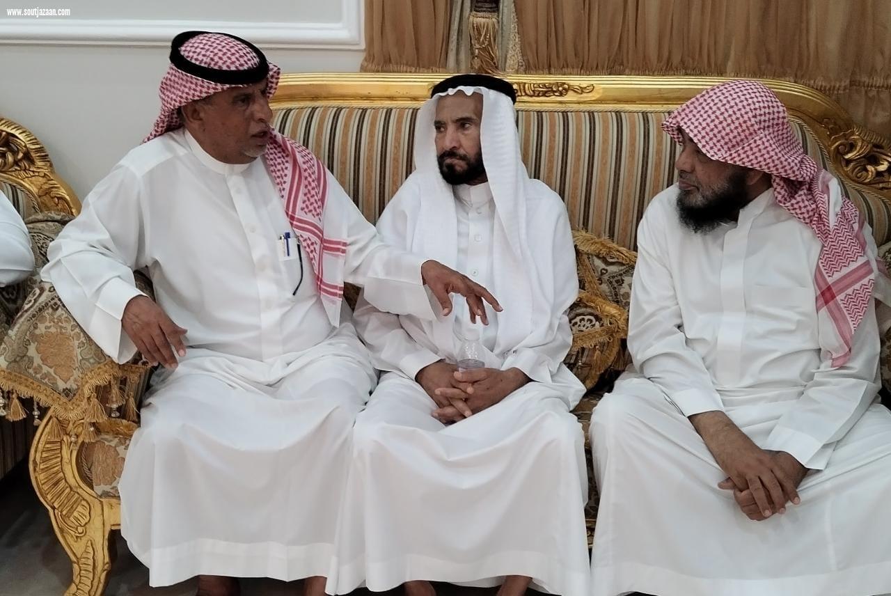 الوكيل المساعد لإمارة منطقة جازان سابقاً يحتفل بترقية نجله الاستاذ جعفر بن عبدالرحمن ناشب وعدد من المترقين