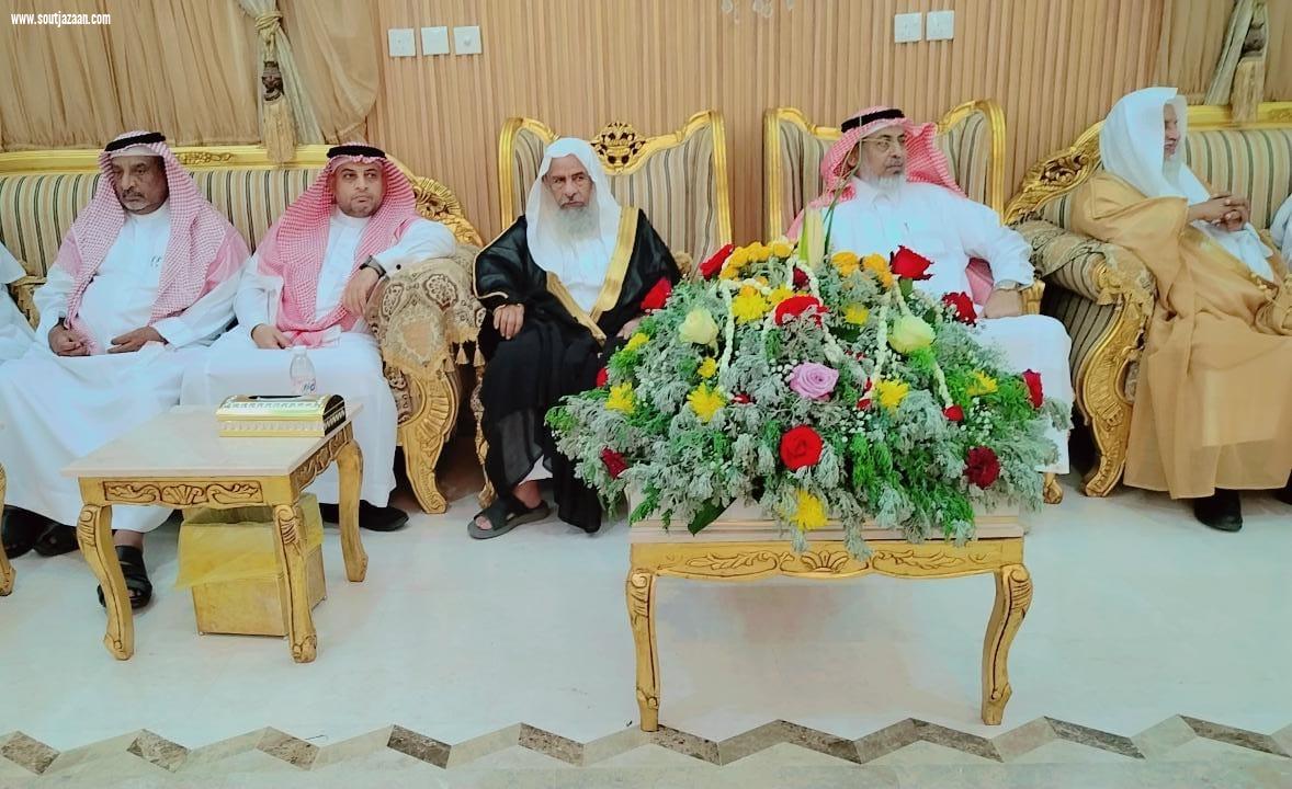 الوكيل المساعد لإمارة منطقة جازان سابقاً يحتفل بترقية نجله الاستاذ جعفر بن عبدالرحمن ناشب وعدد من المترقين