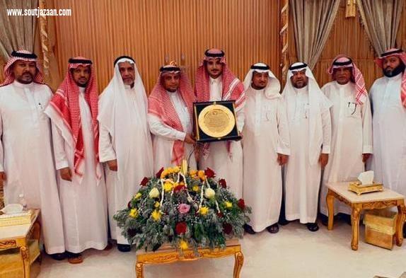 الوكيل المساعد لإمارة منطقة جازان سابقاً يحتفل بترقية نجله الاستاذ جعفر بن عبدالرحمن ناشب وعدد من المترقين