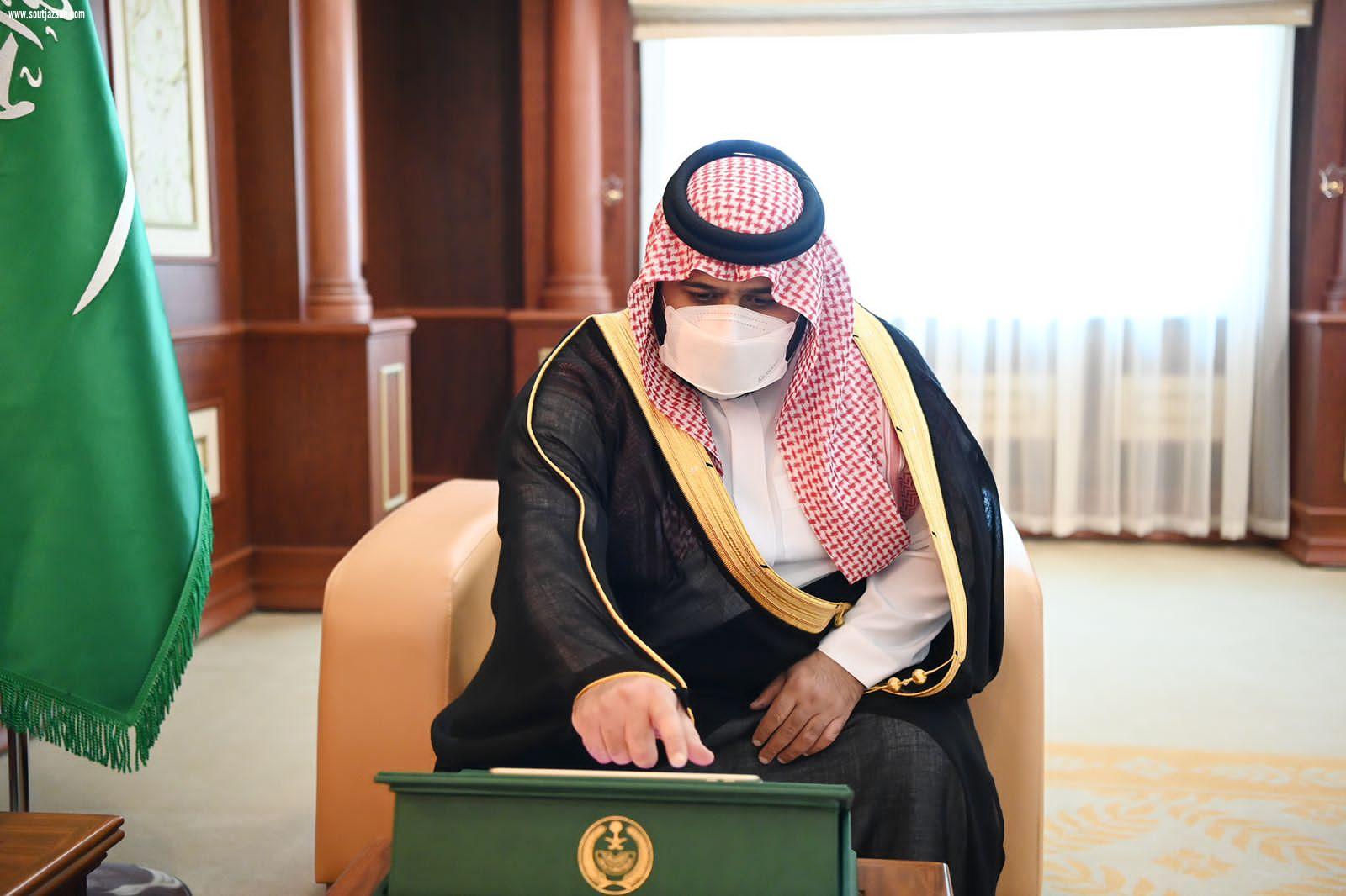 سمو أمير جازان بالنيابة يدشن حملة التوعية بسرطان الثدي بالمنطقة .. 