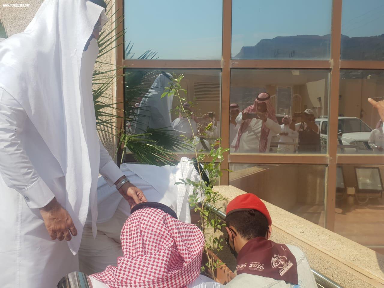 محافظ المجاردة يدشن (المجاردة الخضراء) بحضور مدراء الإدارات الحكومية