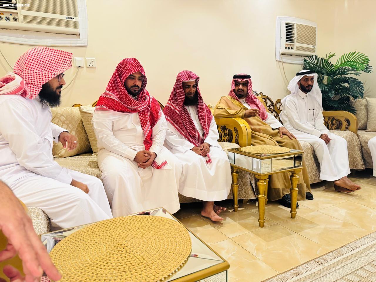 محافظ بيش ينقل تعازي سمو أمير منطقة جازان و سمو نائبه لذوي الطالب شيبه احد طلال إبتدائية بيش