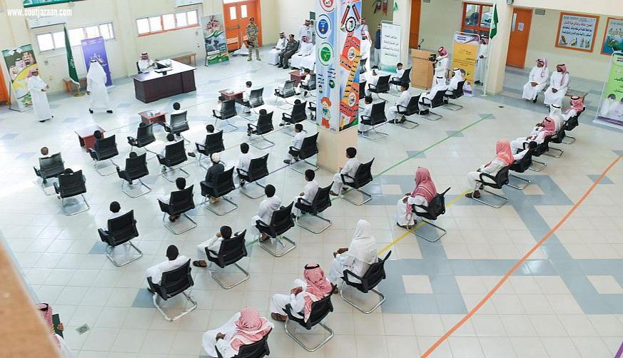 سمو أمير منطقة عسير يقف ميدانياً على عدد من مدارس التعليم في المنطقة