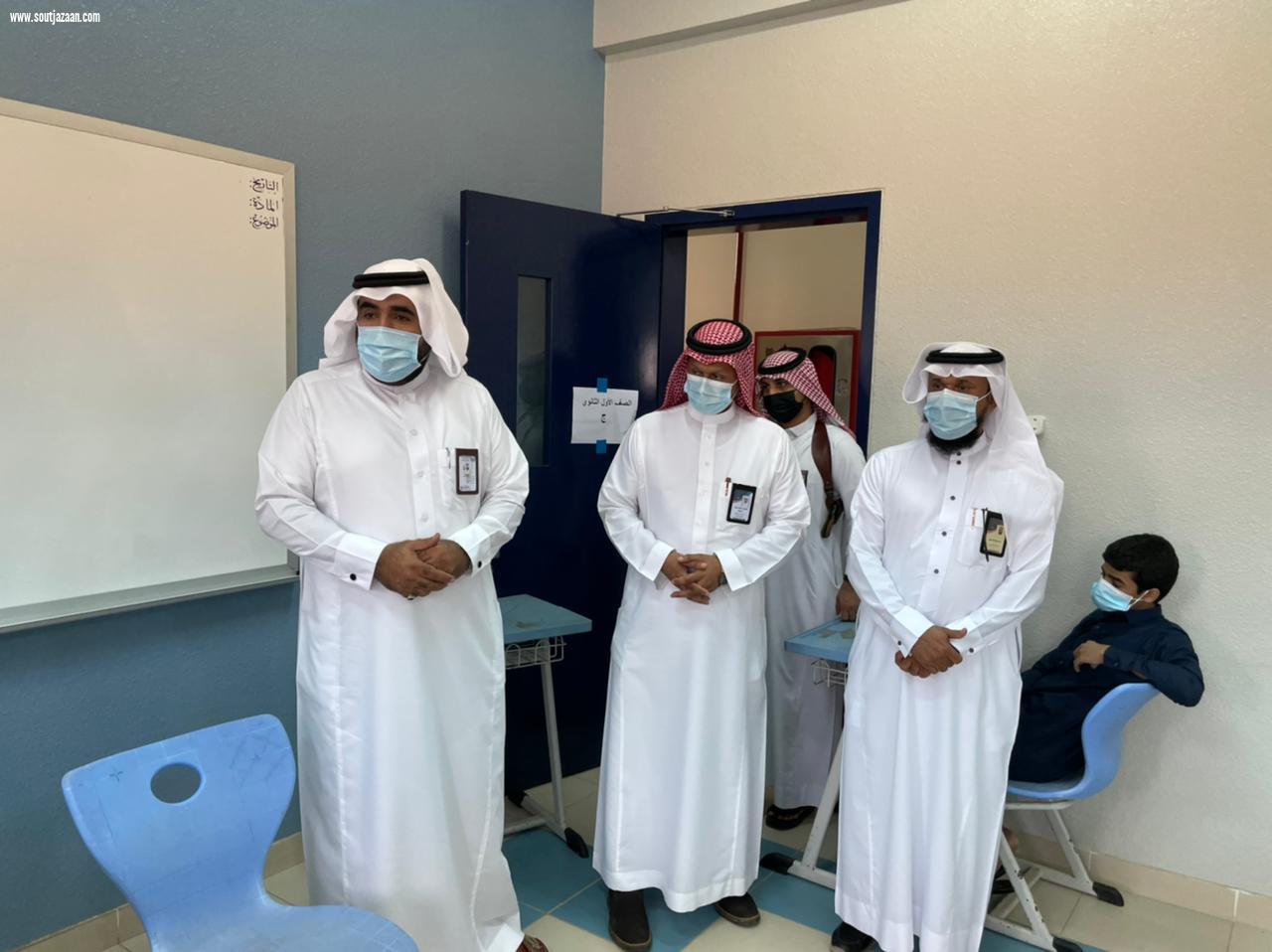 محافظ العيدابي ورؤساء المراكز يقومون بجولة تفقدية لمدارس محافظة العيدابي والمراكز التابعه 