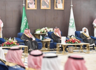 أمير جازان يخصص الجلسة الاسبوعية لاستعراض جهود لجنة اصلاح ذات البين