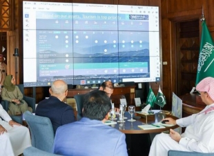 سمو أمير عسير يستقبل السفير الباكستاني لدى المملكة