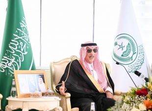 سمو أمير جازان يلتقي عددًا من مشايخ وأهالي محافظة بيش