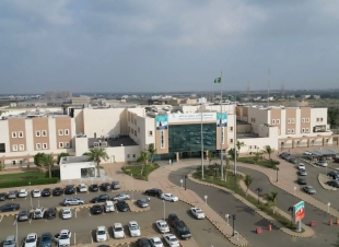 نجاح أول حالة علاج بواسطة تقنية ECMO في مستشفى الأمير محمد بن ناصر بجازان 