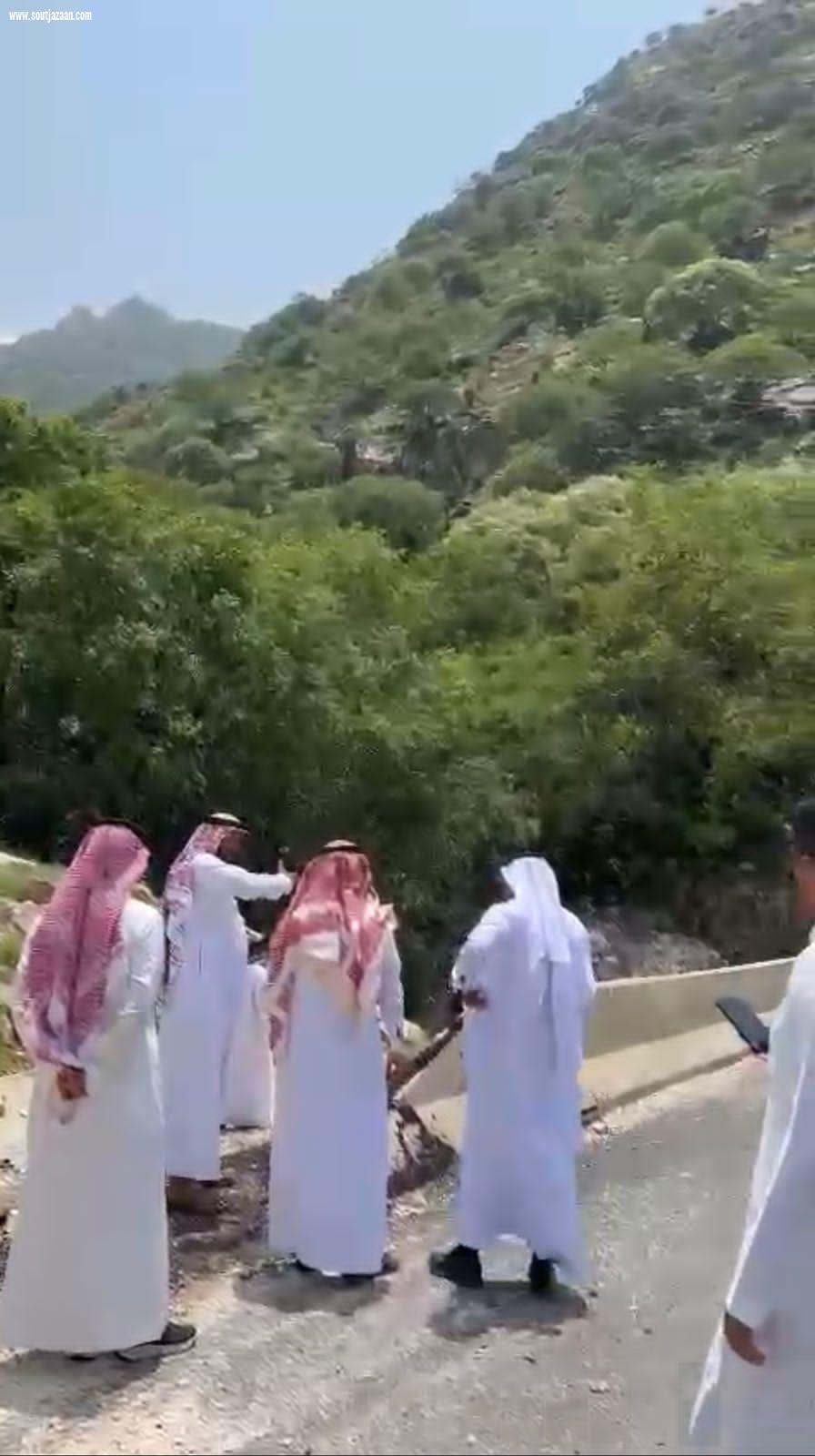 آل عطيف يستقبل وفداً من وكاله المياه واداره السدود