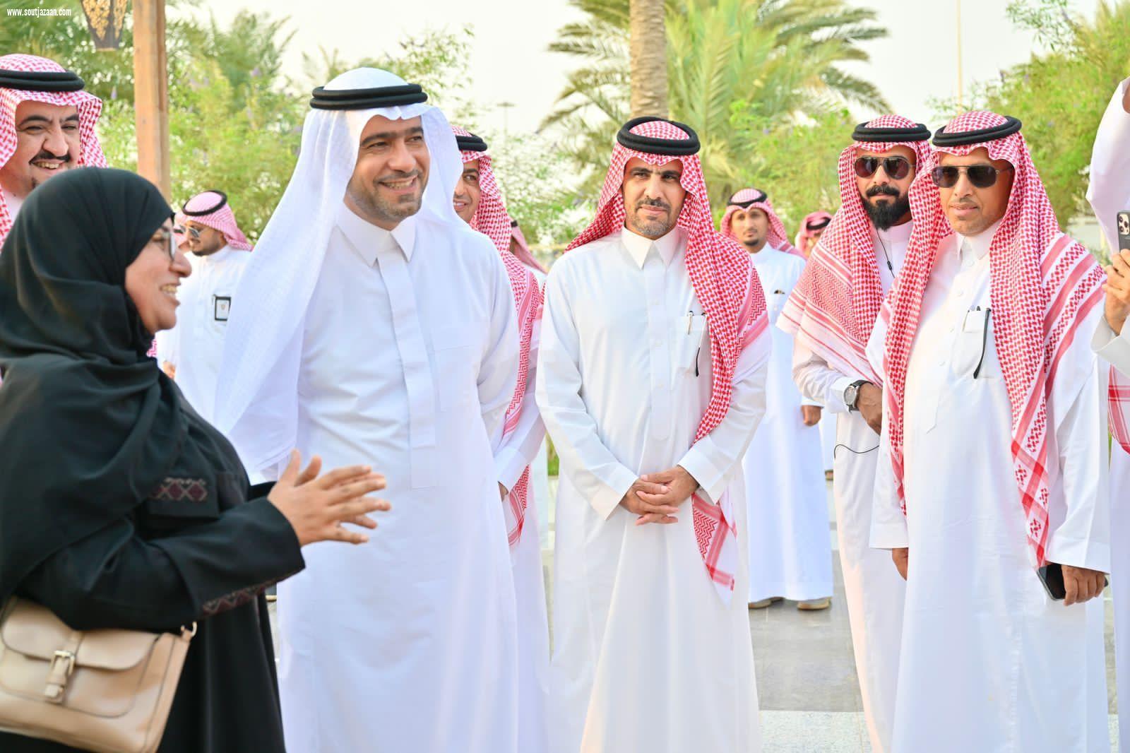 وزير الشؤون البلدية والقروية والإسكان يتفقد عدداً من المشاريع التنموية في منطقة جازان 