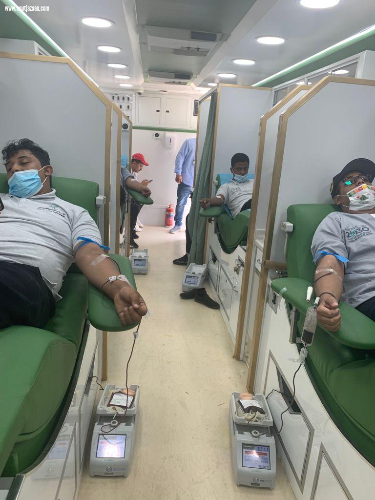 تزامناً مع اليوم الوطني الـ91 وتحت شعار (دام_دمك) وفي عدة مواقع مختلفة صحة جازان تُنفذ حملات للتبرع بالدم  بمستشفيات المنطقة وعربات التبرع بالدم المتنقلّة