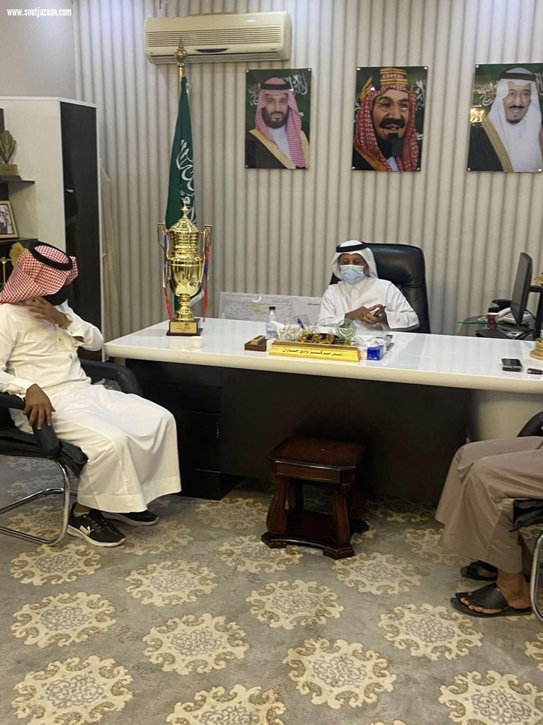 رئيس مركز وادي جازان يستقبل فريق امجاد الخشابية بطل بطولة الغرفة التجارية الصناعية بجازان  وبطل السوبر