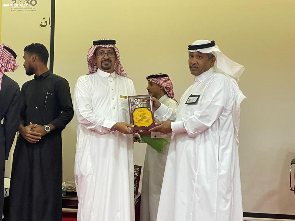 فرع البيئة بجازان يكرم المتدربين في دورتي أمن المعلومات والذكاء الاصطناعي 