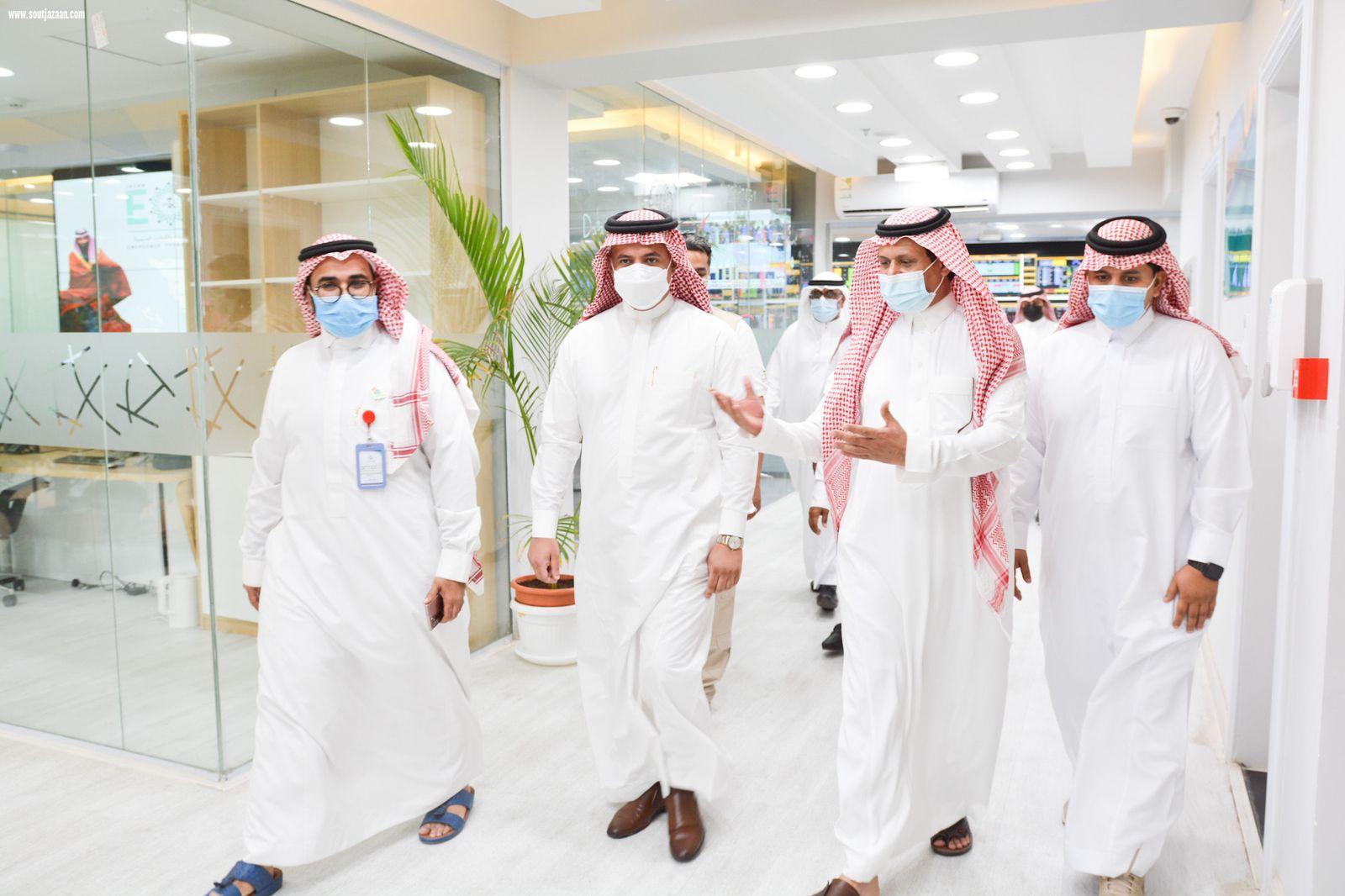 محافظ الحرث يطلع على جهود المركز الإقليمي للقيادة والتحكم بصحة جازان