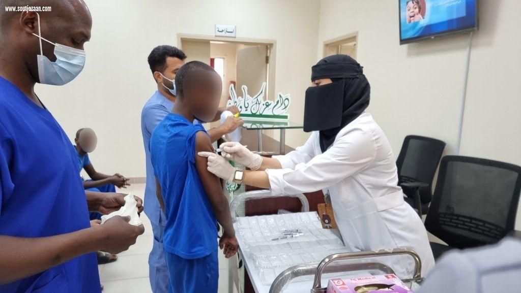 بالتعاون مع صحة جازان دار الملاحظه ينظم حملة تطعيم ضد الإنفلونزا الموسمية