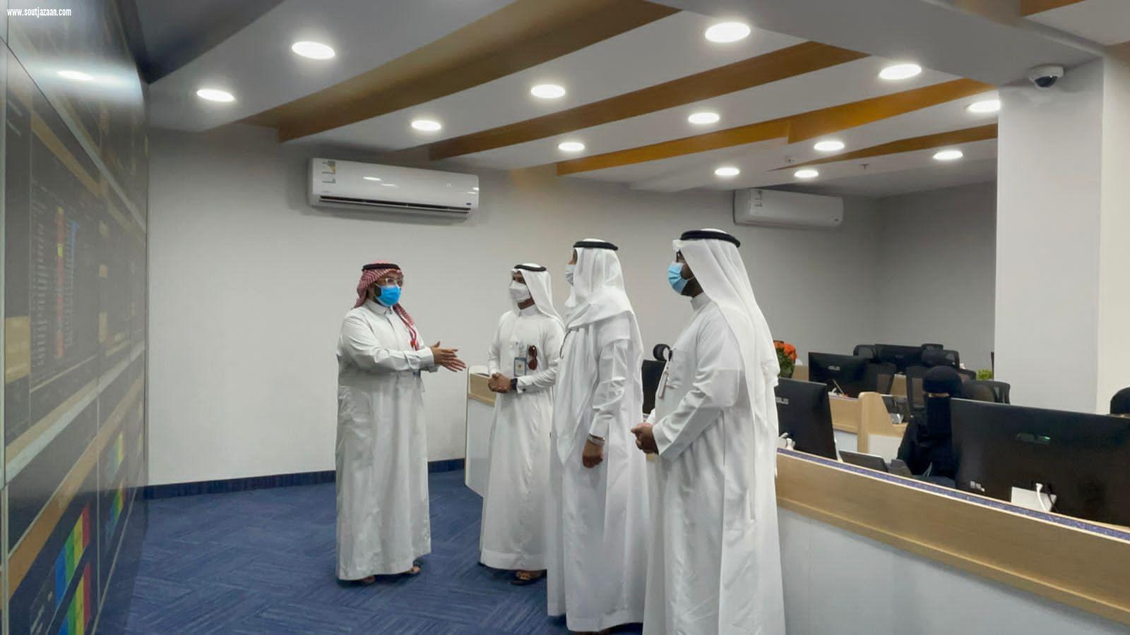 أشاد بما شاهده من أجهزة اتصال وتواصل تسهم في الرفع من مستوى الخدمات الصحية | محافظ صامطة يتجول بالمركز الإقليمي للقيادة والتحكم بصحة جازان