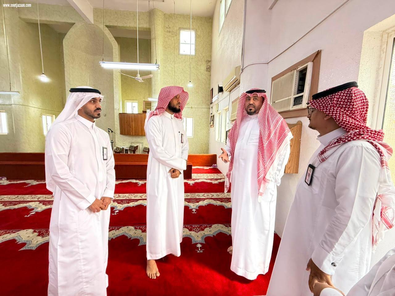 مدير الشؤون الإسلامية يتفقد إدارة مساجد محافظة فيفا