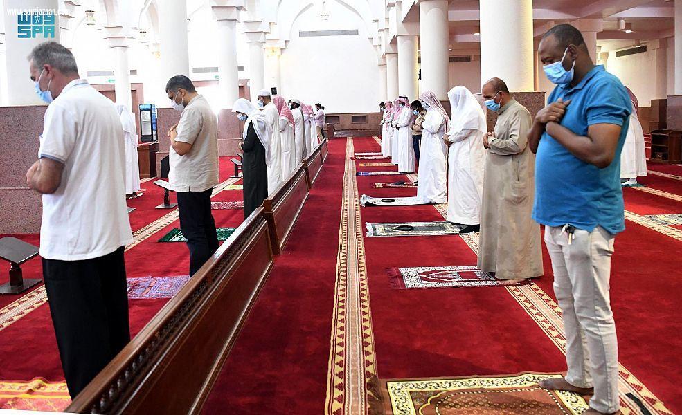 9948 مسجدًا وجامعًا تستقبل المصلين في جازان