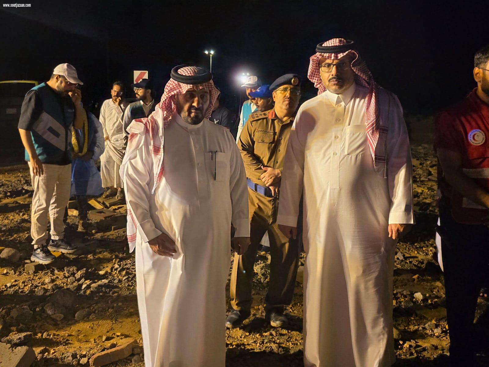 محافظ محايل يقف على أضرار الأمطار الغزيرة  والسيول التي شهدها مركز السعيدة