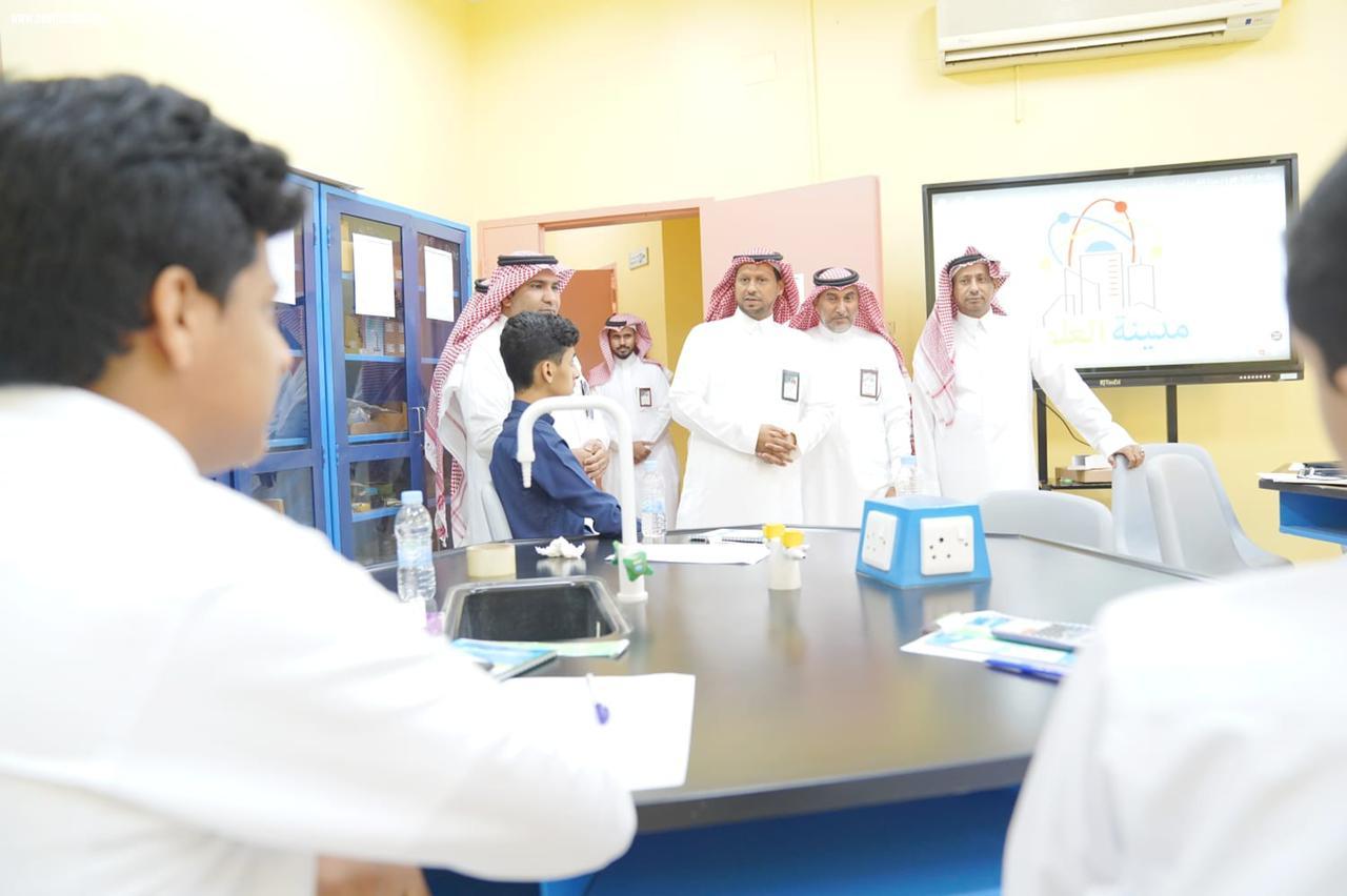 بمشاركة 64 طالبا المسملي يدشن برنامج موهبة الإثرائي الأكاديمي الصيفي بتعليم صبيا 