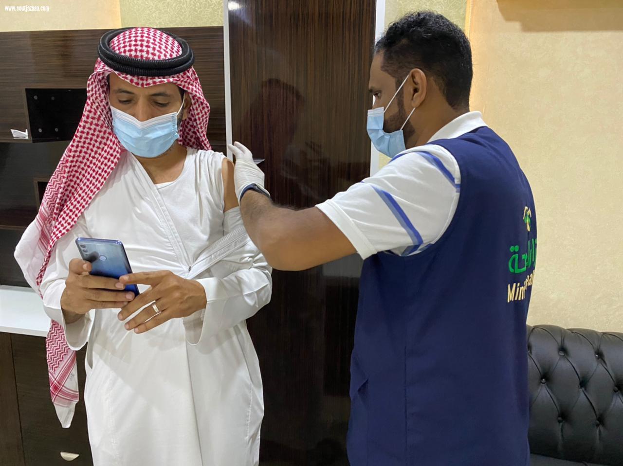 استمرار لقاح كوفيد 19  تلقى منسوبو محافظة بيش الجرعة الاولى 