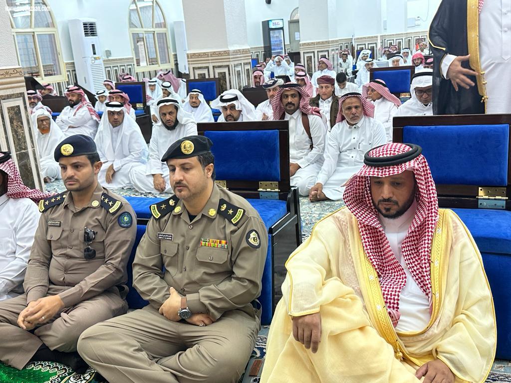 محافظ فيفاء يؤدي صلاة عيد الفطر المبارك