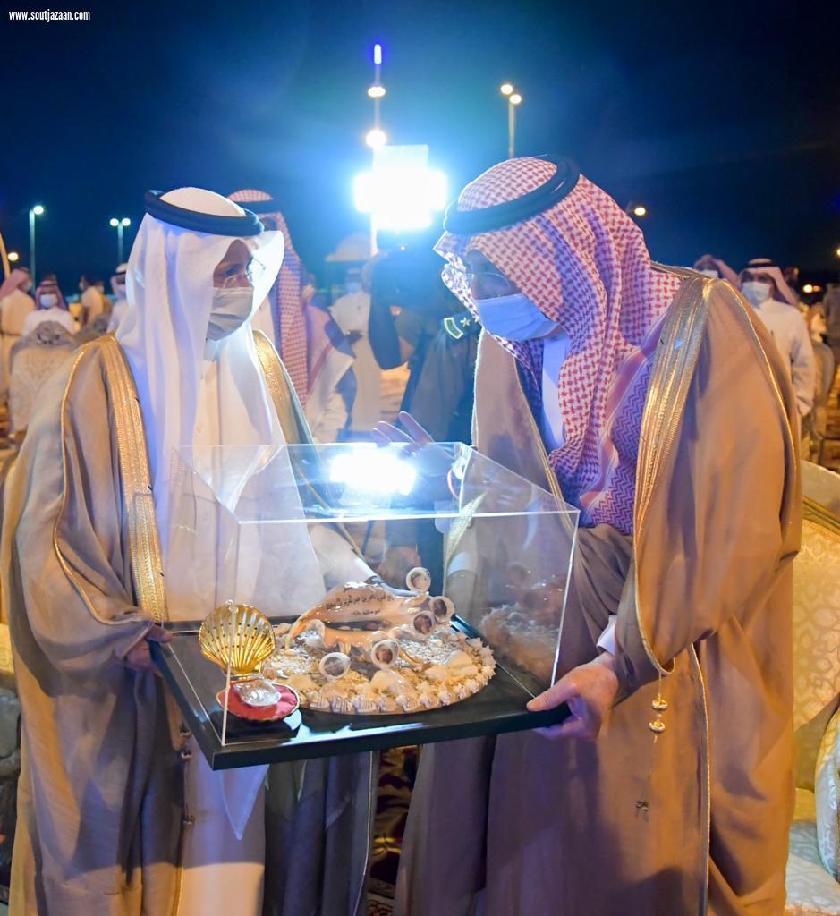 سمو أمير منطقة جازان يشرّف حفل أهالي محافظة فرسان ويدشّن ويضع حجر الأساس لمشروعات بأكثر من ٥٣٠ مليون ريال