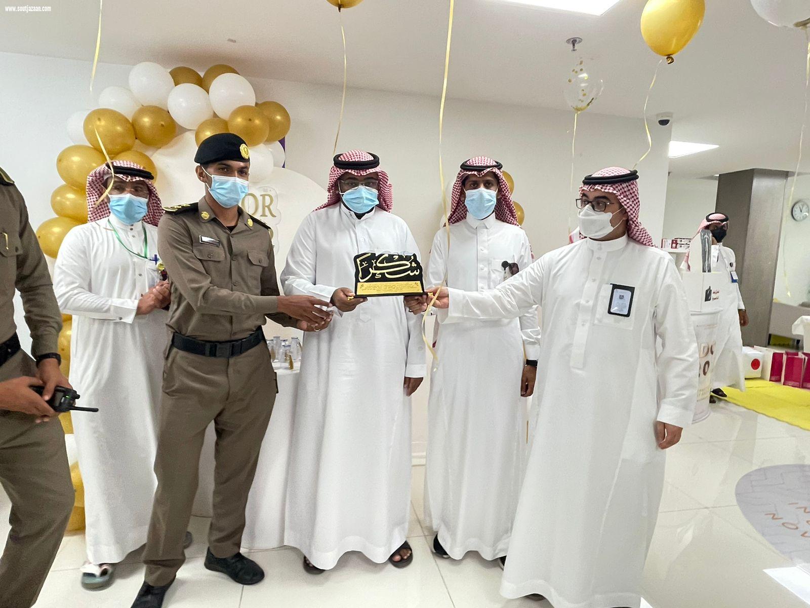 صحة جازان ممثلة في مستشفى صامطة العام تنظم فعالية اليوم العالمي للأشعة