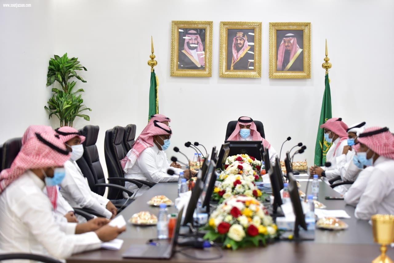 أمين منطقة جازان يتفقد أعمال معالجة التشوهات البصرية ببلديات القطاع الجنوبي