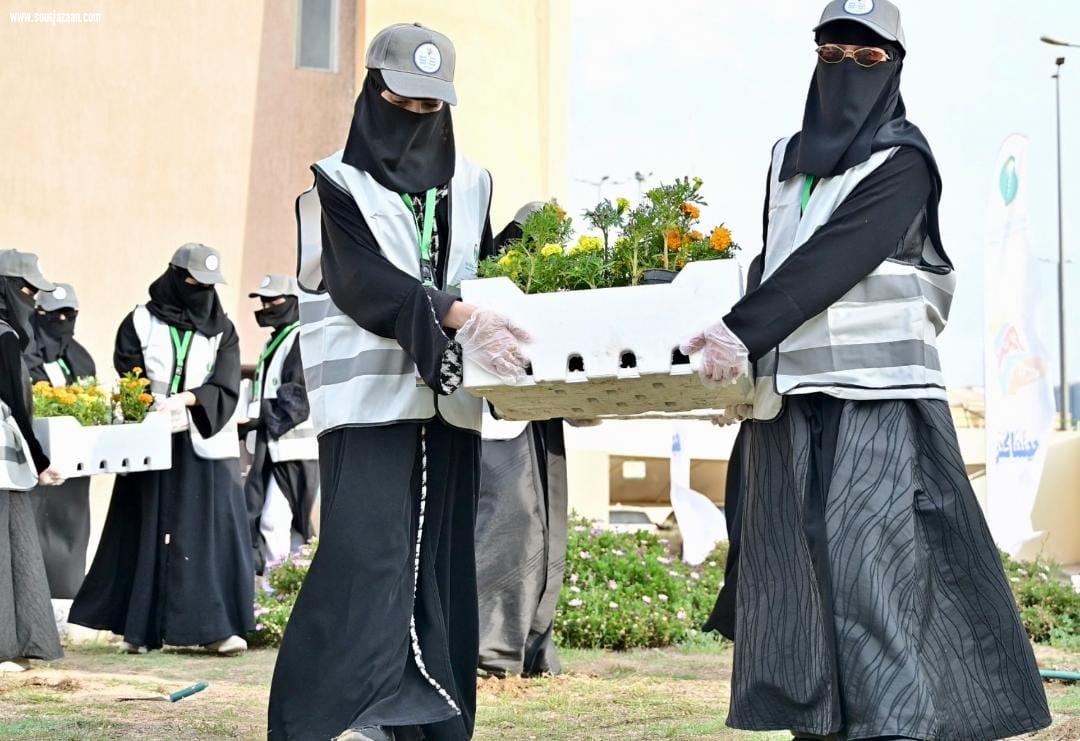 250 شتلة تُزين فرع وزارة البيئة في عسير ضمن فعاليات أسبوع البيئة