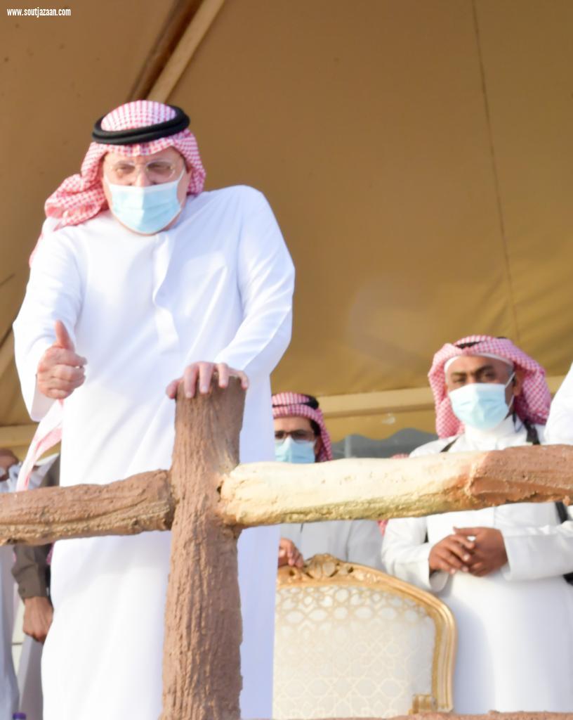 سمو أمير منطقة جازان يشارك أهالي فرسان صيد سمك الحريد