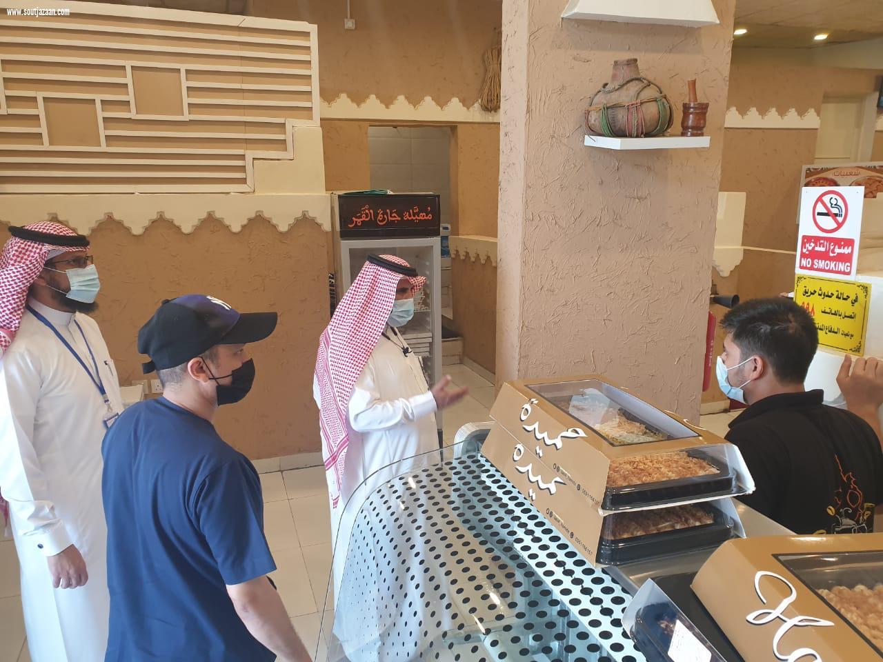 بالصور...رئيس بلدية فيفاء يتابع تطبيق الاحترازات ميدانيا