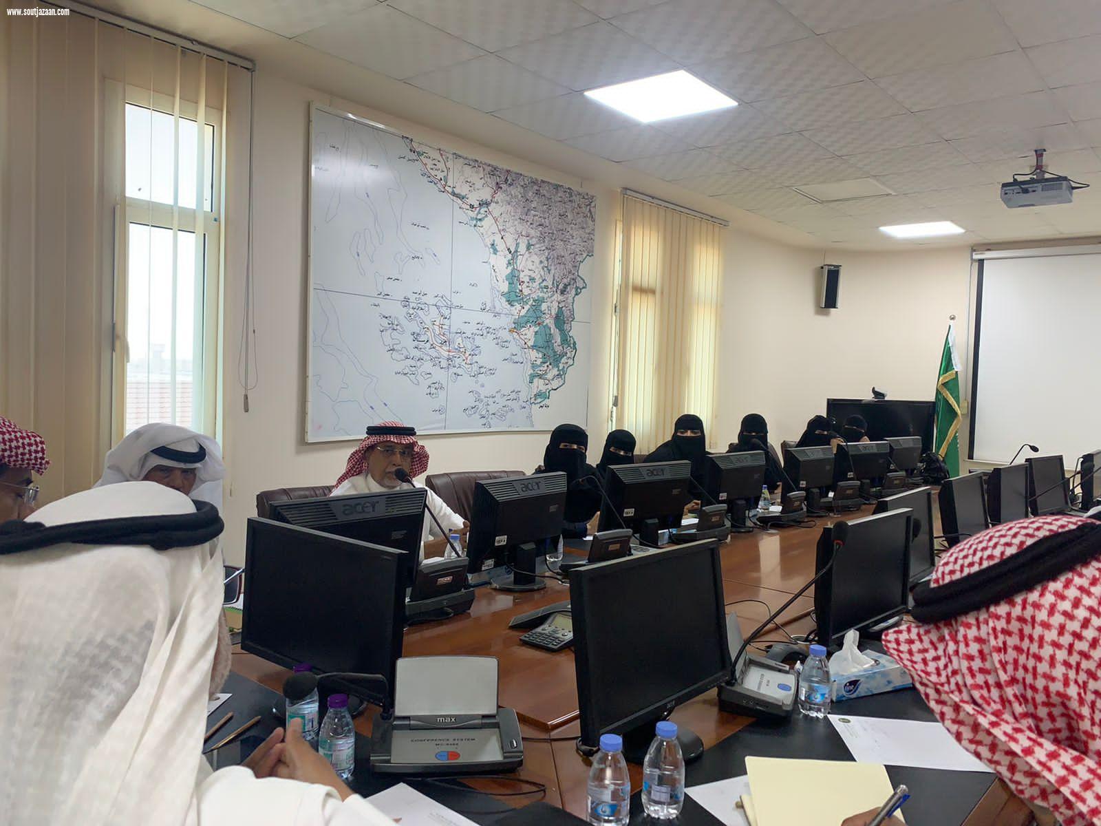 مدير عام فرع البيئه بجازان يجتمع مع مدير عام الإرشاد والابحاث الزراعيه بالوزاره 