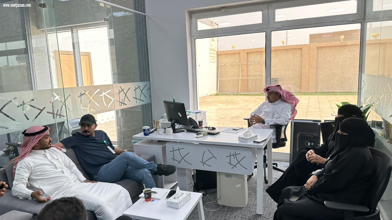 رئيس اللجنة الإعلامية والمدير التنفيذي لجمعية أضرار المخدرات يجتمعان بإدارة التواصل بصحة جازان